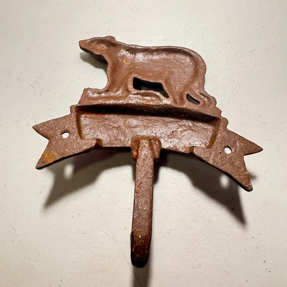 Cast Iron Bear With Hook Wall Mounted Welcome Sign Excellent Condition
